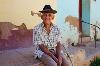 Büyük adam oturma dışında ev Trinidad, Küba