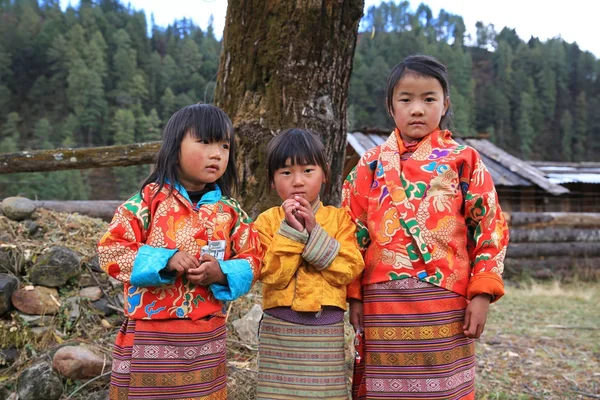 Kinder beim lokalen Yak-Fest in Bhutan — Stockfoto