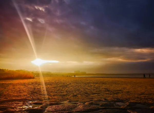 Pôr Sol Bonito Sobre Praia Swinoujscie Perto Mar Báltico Com — Fotografia de Stock