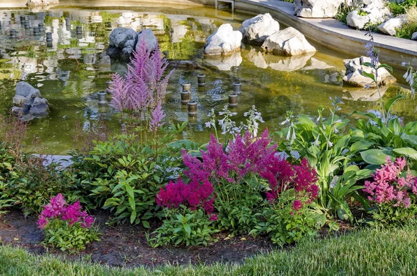 Doctors' Garden small lake in Sofia — Stock Photo, Image