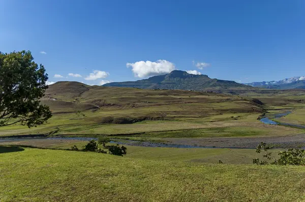 Drakensberg 산 한 골짜기의 부분 — 스톡 사진