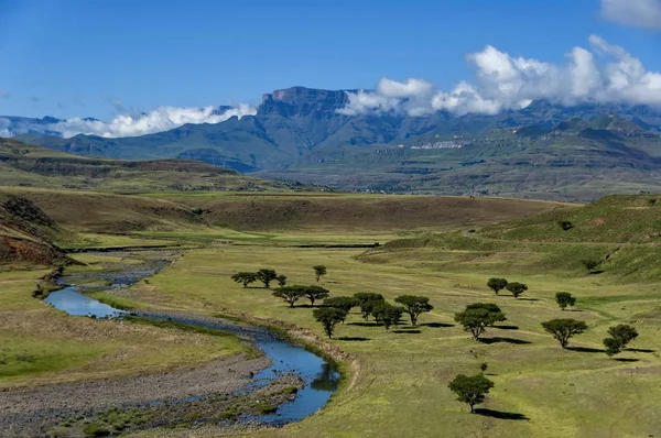 Parte di una valle nella montagna di Drakensberg — Foto Stock