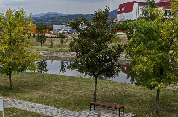 Stadt Delchevo Landschaft Fluss Bregalnica Mazedonien — Stockfoto
