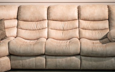 Minimum modern rahat kanepe. Koltuk ve mobilya sergisi. Mobilya mağazası