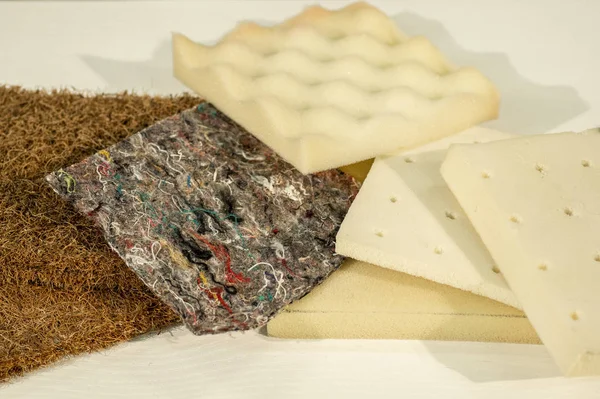 Yatak dolgusu. Hindistan cevizi coir, doğa para lateks lastik, hafıza köpüğü bağımsız bahar. 