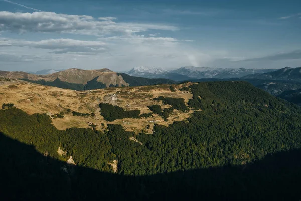 Mountain Komovi em Montenegro. Bom como fundo de desktop — Fotografia de Stock