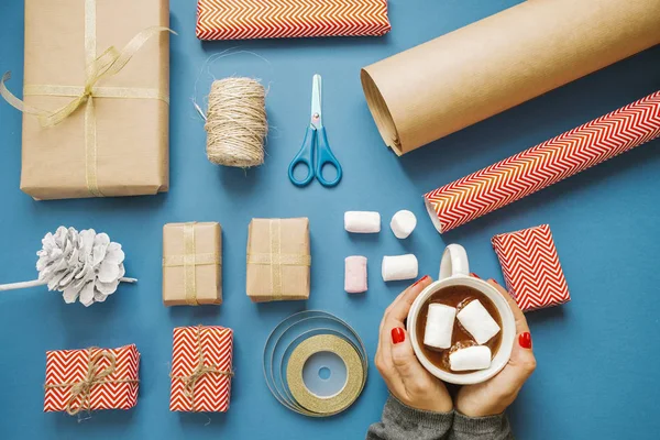 Ana sayfa görünümü, Noel düz yatıyordu kompozisyon: sıcak c kadın elle