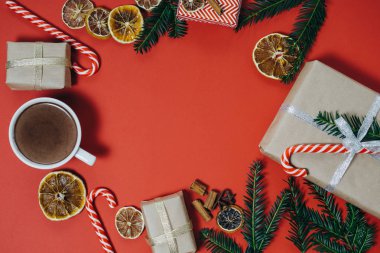 Çam ağacı, sıcak çikolata, Hediyelik, şeker ile tatil arka plan olabilir