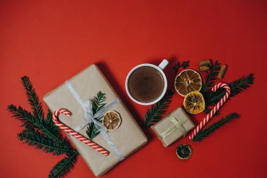 Çam ağacı, sıcak çikolata, Hediyelik, şeker ile tatil arka plan olabilir