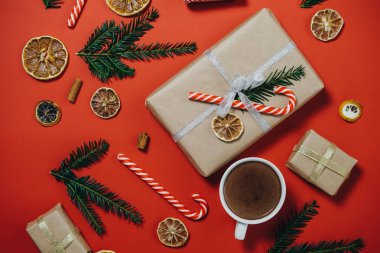 Çam ağacı, sıcak çikolata, Hediyelik, şeker ile tatil arka plan olabilir