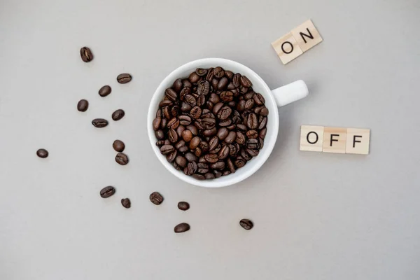 Kopje Koffie Grijze Achtergrond Inschakelen Bovenaanzicht Plat Lag — Stockfoto