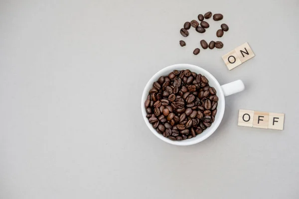 Kopje Koffie Grijze Achtergrond Inschakelen Bovenaanzicht Plat Lag — Stockfoto