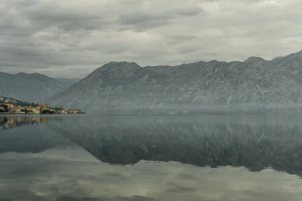 Hory Jaderské Moře Oblačné Počasí Dobrota Černá Hora — Stock fotografie