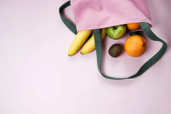 Mängd frukt grapefrukt, kiwi, banan, apelsin från Rosa li — Stockfoto