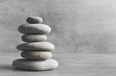 Taşlar denge. Zen ve spa konsept.