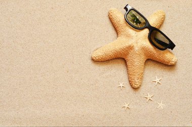Yaz plaj kum ile komik deniz yıldızı