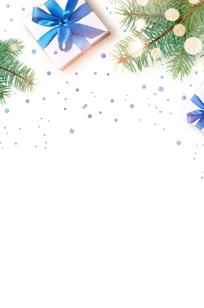 圣诞礼品盒，蓝色弓形。 圣诞节背景 — 图库照片