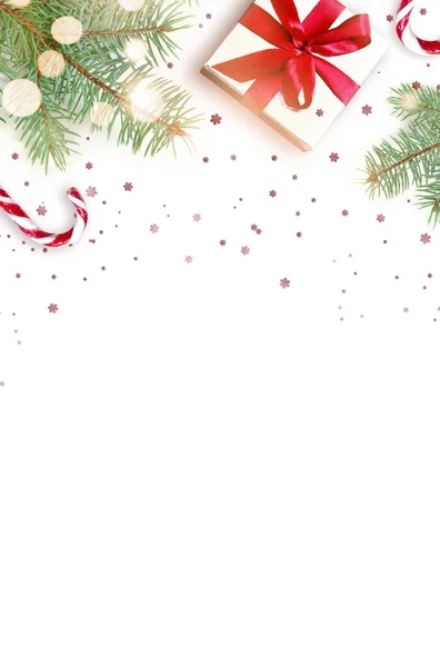 Confezione regalo di Natale con fiocco rosso. Sfondo di Natale — Foto Stock