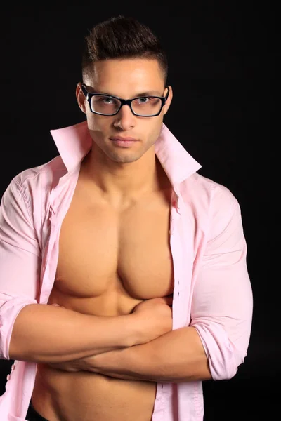 Przystojny stylowy mężczyzna w okularach — Zdjęcie stockowe