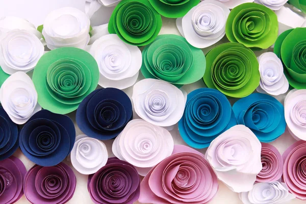 Rosa colorata artificiale che è fatto a mano — Foto Stock