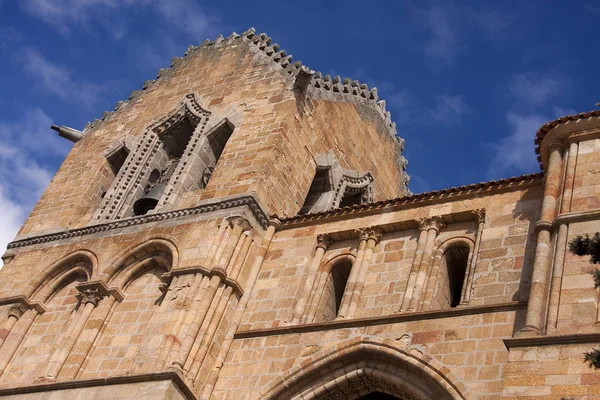 Facciata della basilica ad avila — Foto Stock