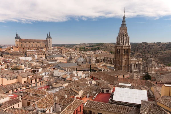 Toledo paisaje urbano a la luz del día —  Fotos de Stock