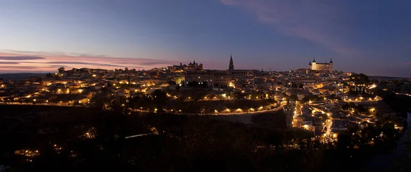 Toledo skyline por la noche —  Fotos de Stock