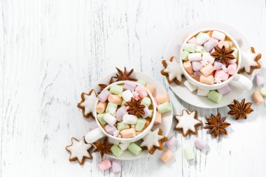 kakao ile renkli şekerleme bardak ve Noel kurabiyeleri 