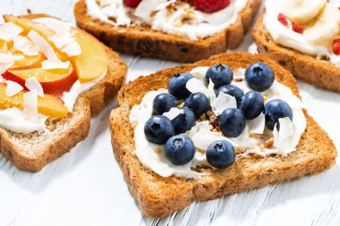 farklı soslar, closeup ile tatlı ekmeği