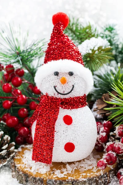 Composición navideña con muñeco de nieve, vertical — Foto de Stock
