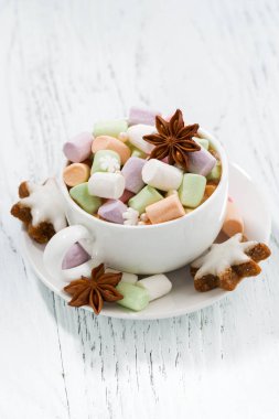 kakao ile renkli şekerleme ve Noel çerezleri Üstten Görünüm 