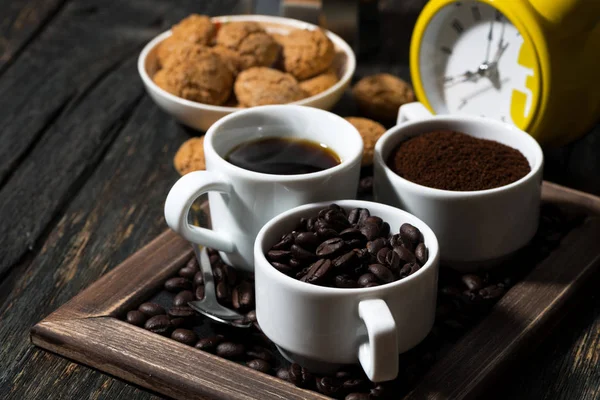 Кофе - молотый, зерно и напитки — стоковое фото