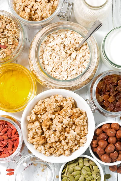 Färska ingredienser för hälsosam frukost, vertikala ovanifrån — Stockfoto