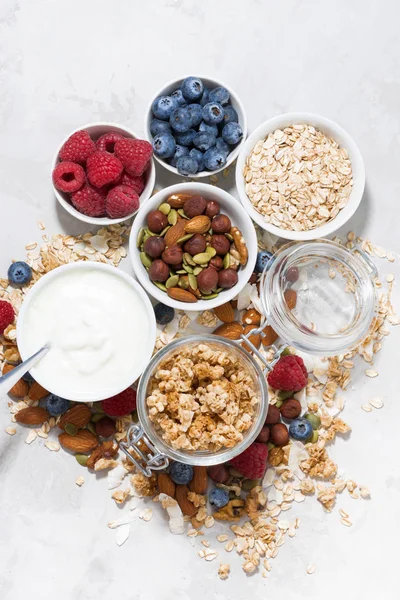 Verse producten voor een gezond ontbijt, top verticale bekijken — Stockfoto