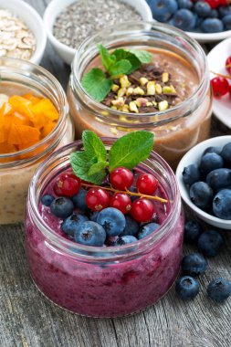 karışım-in Tatlılar taze meyveler, meyve ve çikolata ile