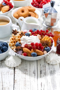 tatlı kahvaltı Çerezler, hatmi ve çilek ile 