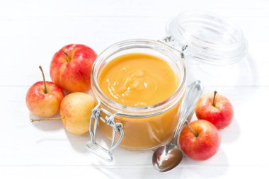 taze elma sosu, üstten görünüm