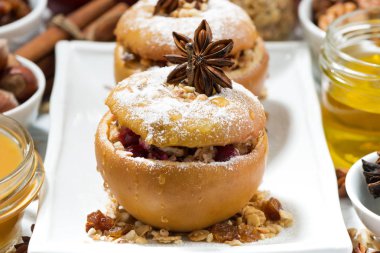 lezzetli pişmiş doldurulmuş elma, portre