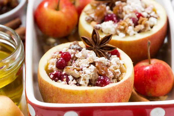 Preparation of baked apples, closeup — Stock Photo, Image