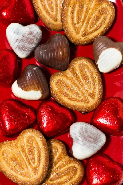 Cookies and chocolate candies for St. Valentine's Day — Stock Photo, Image