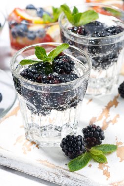 çilek, dikey ile gazlı içecekler