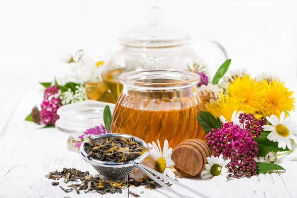 Fresh flower honey, tea and ingredients — Stock Photo, Image