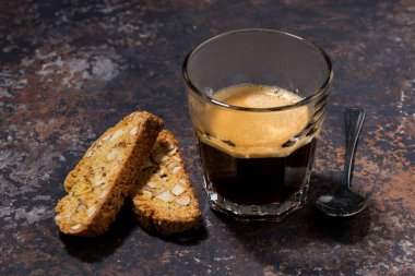 espresso ve İtalyan kurabiye cantucci
