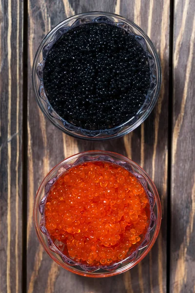 Caviar traditionnel rouge et noir, vue de dessus — Photo