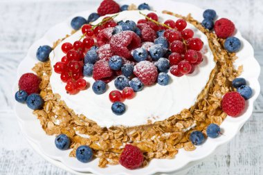 yoğurt ve taze çilek, closeup ile sağlıklı yulaf ezmesi kek 