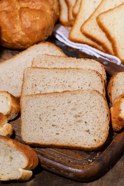 白パンの詰め合わせ縦型 — ストック写真