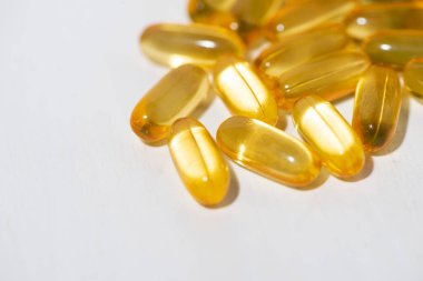 Beslenme takviyesi - balık yağı kapsülleri, üst görünüm yakın çekim