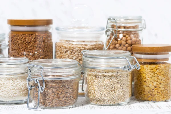 Продукты Здорового Питания Cereals Legumes Glass Jars Close Seup — стоковое фото