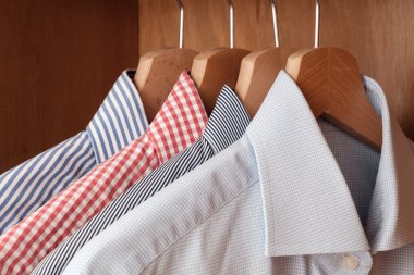 Gömlek, çeşitli renk ve dokular