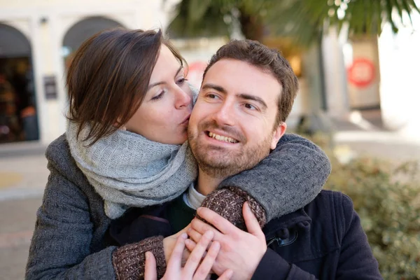 Romantik aşıklar çift eğlenmek  